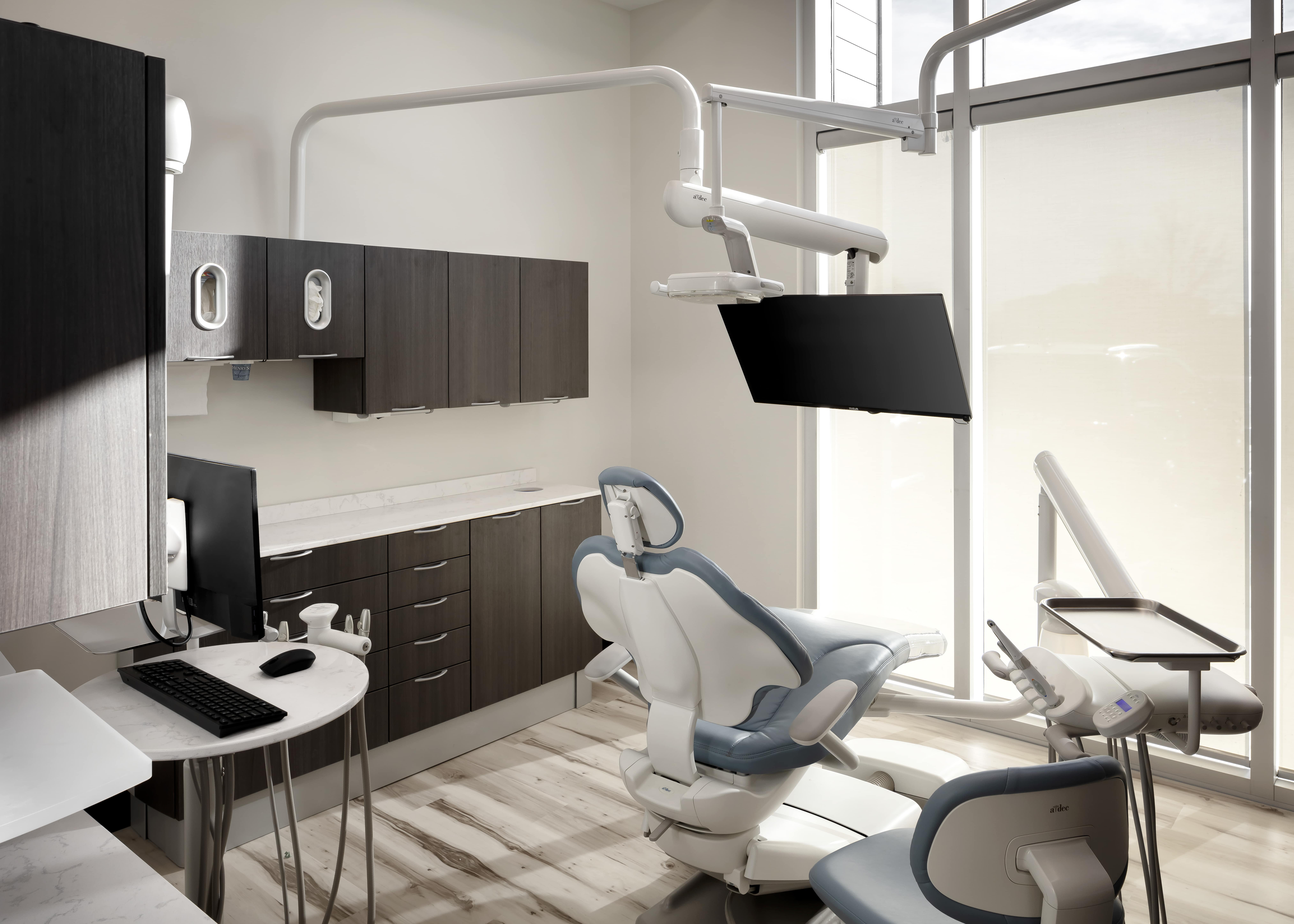 Poplar Dental - Chinook dental clinic in Calgary - Photo 5